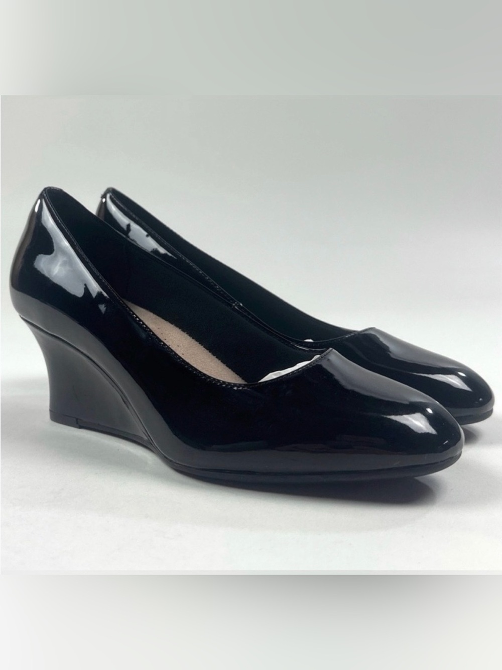 Clarks Olivette Pearl Patent Leather Black Womens Wedge Heels Shoes 26180044